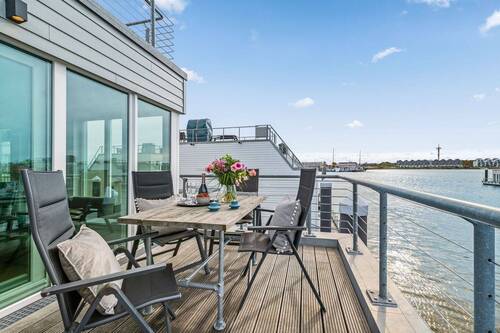 Balkon - Schwimmendes Ferienhaus im OstseeResort Olpenitz