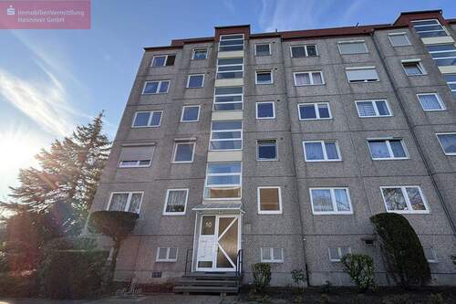 Hausansicht - Wohnkomfort mit großzügiger Terrasse und Tiefgarage