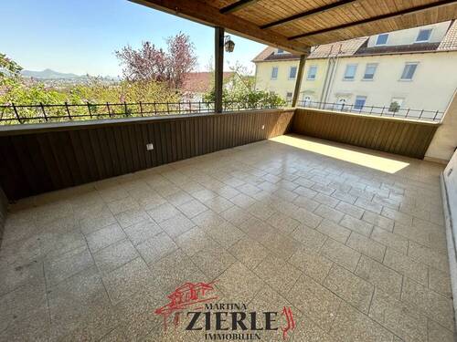 15-sehr großer Balkon EG - 