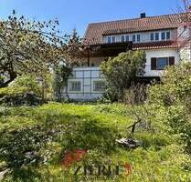 Fantastische Aussicht vom großen Balkon in TOP Lage! 1-2-Familienhaus, schöner Garten, 2 Garagen! - Uhingen