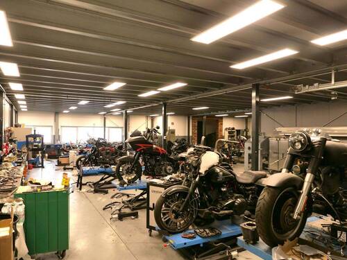 Halle / Motorradwerkstatt - 