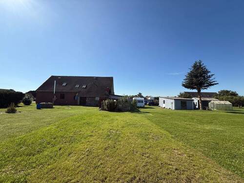 Haus- und Grundstücksansicht - 