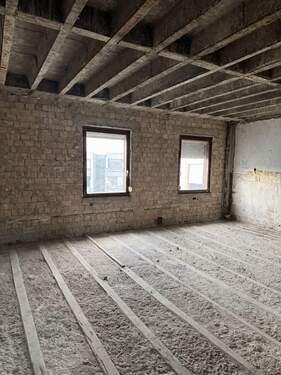 Wohnung 4. OG Rohbau - 1 Zimmer Mehrfamilienhaus, Wohnhaus in Mannheim