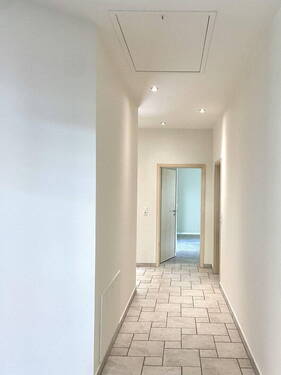 Flur v. WZ aus fotografiert - 