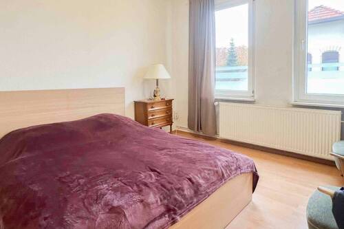 Schlafzimmer DG - Mehrfamilienhaus, Wohnhaus mit 172,00 m&sup2; in Herford zum Kaufen