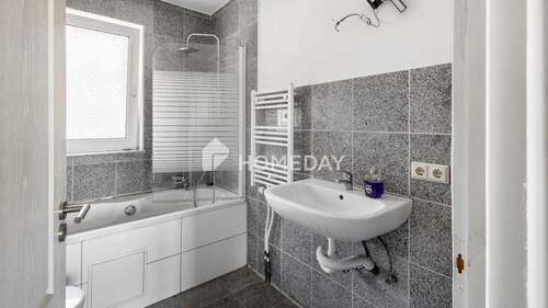1. Badezimmer 2 - 