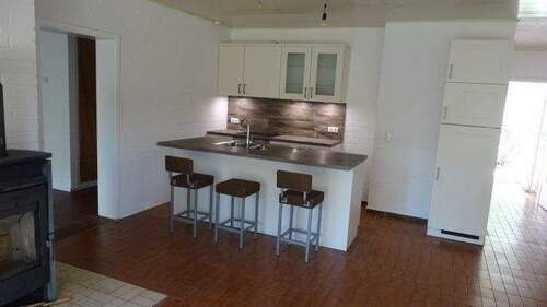 Offene Küche mit Spültresen - 