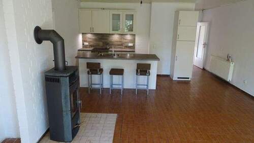 Zimmer 1 mit offener Küche - Bungalow in Zernien zum Kaufen