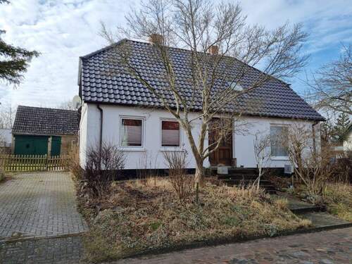 Hausansicht - Charmantes Einfamilienhaus mit Nebengebäude in ruhiger Lage von Altenkirchen