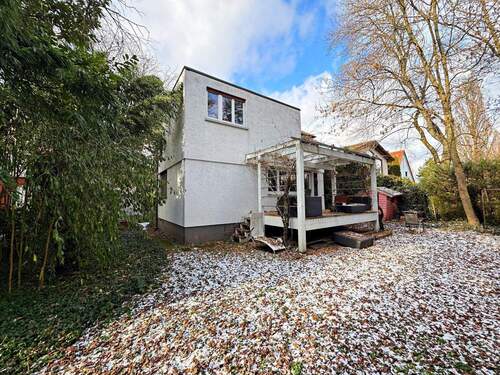 Großer Garten - Entwicklungsgrundstück mit Neubaupotenzial in Stuttgart-Degerloch