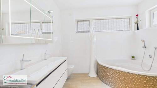 Bad zugehörig zum Hauptschlafzimmer - 