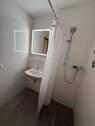 Bad mit Bodentiefdusche - 1 Zimmer Etagenwohnung zur Miete in Fürth