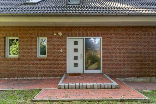 Eingangsbereich - Mehrfamilienhaus, Wohnhaus mit 195,00 m² in Schönwalde-Siedlung zum Kaufen