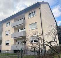 Ruhig wohnen, zentral leben – gepflegte 3-Zimmer-Wohnung mit Balkon & Garage - Kleinostheim