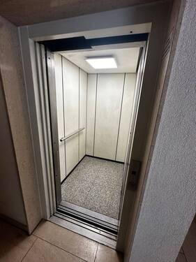 Fahrstuhl (2).jpeg - 