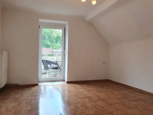 OG, Wohnung re.: Zimmer 2 - 