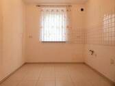 EG, Wohnung li.: Küche - 