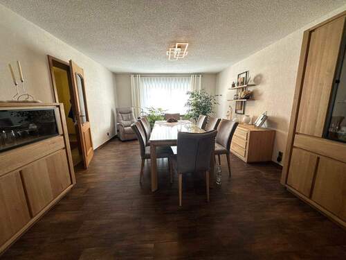 Esszimmer - Mehrfamilienhaus, Wohnhaus mit 370,00 m&sup2; in Lawalde zum Kaufen