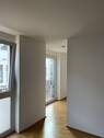 Schlafzimmer mit Zugang Ankleide - 
