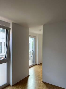 Schlafzimmer mit Zugang Ankleide - 
