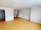 Ansicht II: Wohn- und Esszimmer mit offenem Küchenbereich - 3 Zimmer Etagenwohnung zur Miete in Neuruppin
