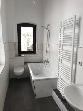 Bad 1.OG Wanne - Etagenwohnung mit 93,40 m² in Frankenberg zur Miete