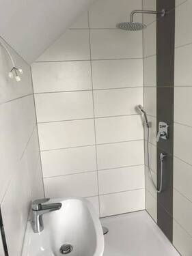 Bad Dusche 2. OG - 