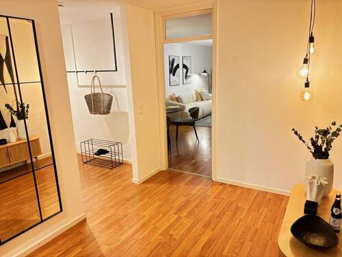 Heller Eingangsraum - 3 Zimmer Etagenwohnung zum Kaufen in München