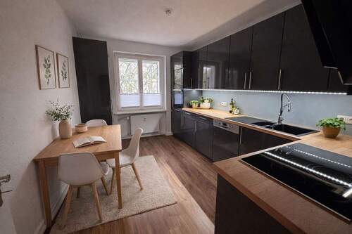 Moderne Einbauküche - 3 Zimmer Etagenwohnung in Hamburg