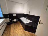 Badewanne im Badezimmer - 
