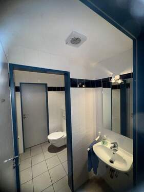 Parkallee 1 Toiletten.jpg - 