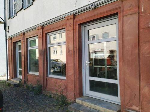 EG_mit zwei Eingangstüren - 