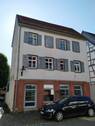 Außenansicht - Wohnhaus mit Ladeneinheit in der Stadtmitte