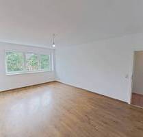 Moderne 4-Zimmer-Wohnung mit Wannenbad, Gäste-WC und sonnigem BALKON - Celle Vorwerk