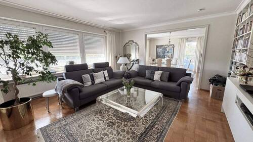 IMG_1098.jpeg - Cadolzburg ! Freistehendes Einfamilienhaus, 217m² Wfl., 1.612m² Grund sowie 114m² Nutzfl., kostenfreie Einbauküche