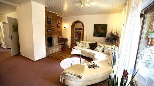 Wohnzimmer mit Kamin - 