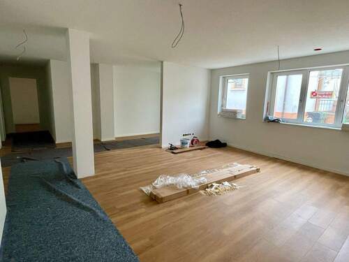 Zimmer - Moderne, barrierefreie 4,5-Zimmer-Erdgeschosswohnung mit Garage