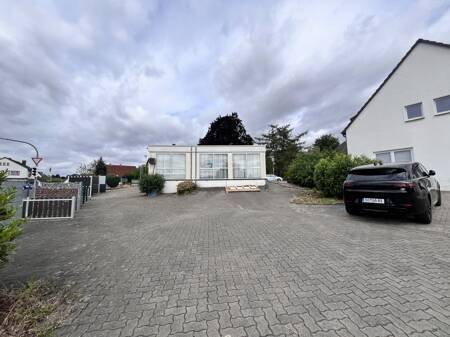 Rückansicht Pavillon- / Bürogebäude - 