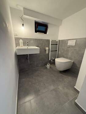 WC - Mehrfamilienhaus, Wohnhaus mit 65,00 m² in Seevetal zur Miete