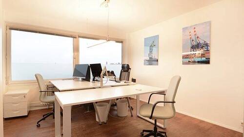 Bild 1 - Schreibtischplätze in hellem Büro mit Blick über Hamburg - All-in-Miete
