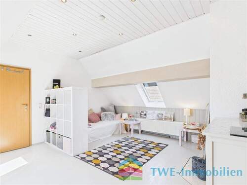 Schlafzimmer DG - 9 Zimmer Doppelhaushälfte in Stutensee