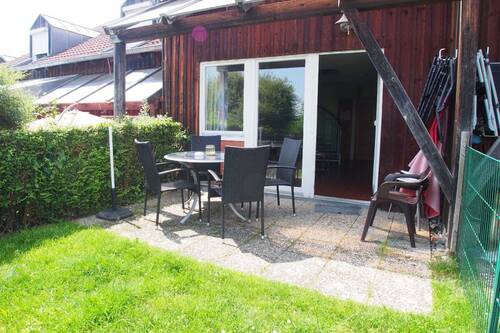 Ansicht Osten - Gepflegte Ferienhaus Doppelhaushälfte in der Gemeinde Zandt, Nähe der Stadt Cham