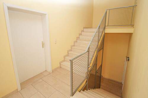 Hausflur - Gewerbeobjekt (Büro, Produktion, Verkauf) in Erfurt zum Kaufen