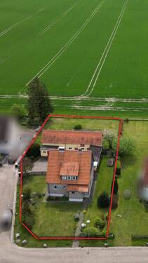 Blick von oben - Einfamilienhaus mit Einliegerwohnung in ruhiger Feldrandlage von Uehrde