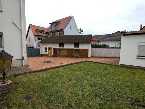 2-aussen - 7 Zimmer Einfamilienhaus in Bischofsheim