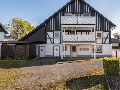 Außenansicht - Langfristig vermietetes Mehrfamilienhaus in Sundern-Hachen!