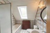 Badezimmer im Dachgeschoss - 