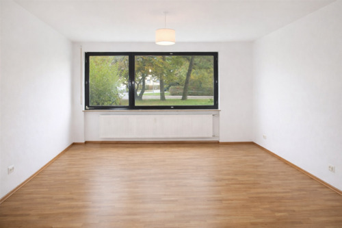 Wohnzimmer - 3 Zimmer Etagenwohnung zum Kaufen in Biberach an der Riß