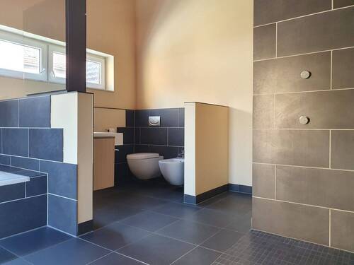 DG: Badezimmer 1 - 