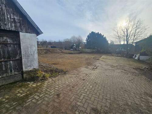 Blick Grundstück vorheriges Hauptgebäude - 